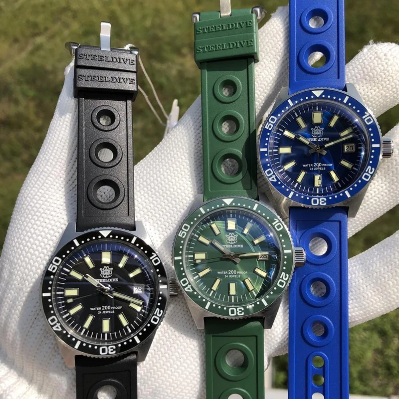 A collection of Steeldive Seiko 62 MAS homage watches.